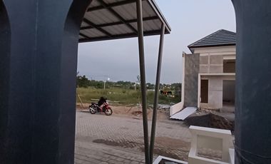 Rumah 2 Lantai Barat Surabaya 500 Jutaan