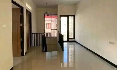 Rumah siap huni di sktr kawasan kampus UNM Pettarani