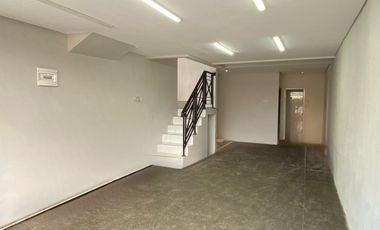 ADA KOLAM RENANG Rumah Mewah 2,5 Lantai Perum Delta Mandala Sidoarjo