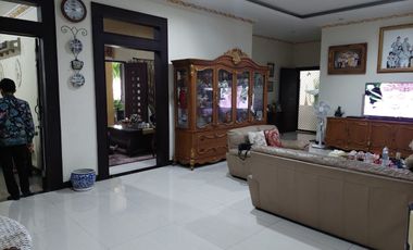Rumah 2 Lantai Komplek International Village Lakarsantri Surabaya