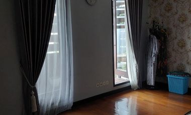 Rumah 2 Lantai Komplek International Village Lakarsantri Surabaya