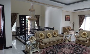 Rumah 2 Lantai Komplek International Village Lakarsantri Surabaya