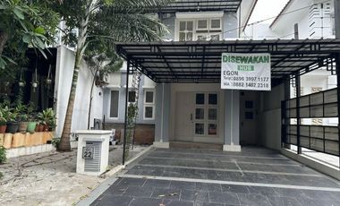 DISEWAKAN RUMAH 3 LANTAI LEGENDA WISATA CIBUBUR, ON NEGO