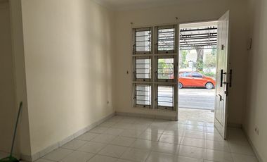 DISEWAKAN RUMAH 3 LANTAI LEGENDA WISATA CIBUBUR, ON NEGO