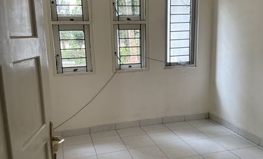 DISEWAKAN RUMAH 3 LANTAI LEGENDA WISATA CIBUBUR, ON NEGO