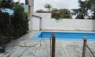Casa 4 Amb. + Depto. 3 Amb