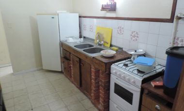 Casa 4 Amb. + Depto. 3 Amb