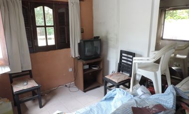 Casa 4 Amb. + Depto. 3 Amb