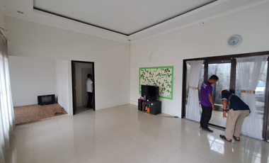 Rumah di Bumi Oktorina Asri, Blok D No. 12 dan 15 – Cianjur