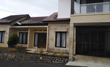 Rumah di Bumi Oktorina Asri, Blok D No. 12 dan 15 – Cianjur