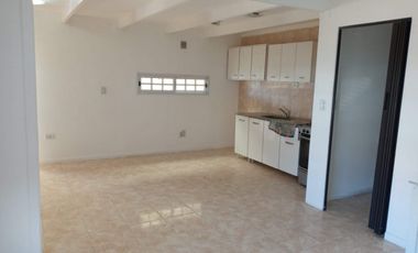 VENTA DE CASA APTA CREDITO EN COMANDANTE LUIS PIEDRABUENA SANTA CRUZ