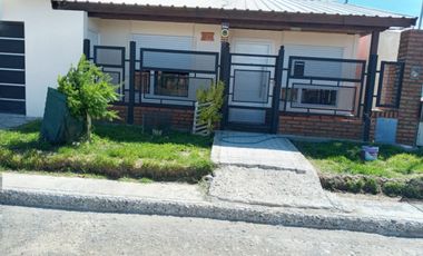 VENTA DE CASA APTA CREDITO EN COMANDANTE LUIS PIEDRABUENA SANTA CRUZ