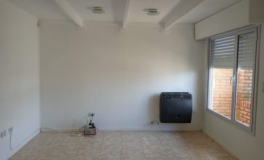 VENTA DE CASA APTA CREDITO EN COMANDANTE LUIS PIEDRABUENA SANTA CRUZ