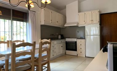Muy linda casa en Falucho San Luis 400 - Valeria del Mar.