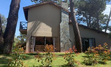 Muy linda casa en Falucho San Luis 400 - Valeria del Mar.