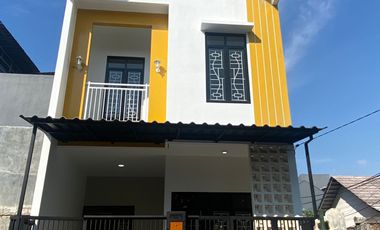 Rumah 2 Lantai Koja 700 jt an Dekat Dengan Mall Artha Gading