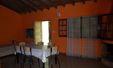 Casa de 3 amb. con depto. en zona norte