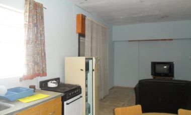 Casa de 3 amb. con depto. en zona norte