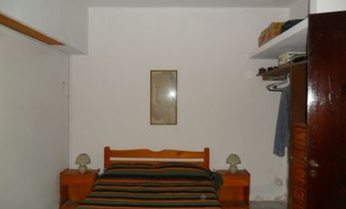 Casa de 3 amb. con depto. en zona norte