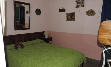 Casa de 3 Amb. con gran lote