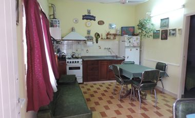 Casa de 3 Amb. con gran lote