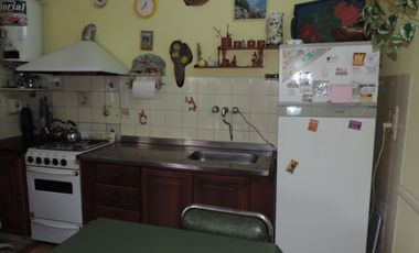 Casa de 3 Amb. con gran lote