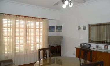 Chalet 5 Amb. en esquina centrico