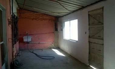 Vivienda multifamiliar sobre lote de 10 x 30 mts, 2 departamentos al frente y casa al fondo con garage.
