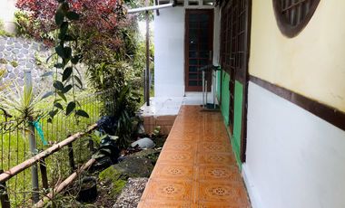 Villa Siap Huni Kondisi Bagus Udara Segar dan Asri di Kota Bunga