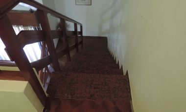 Chalet centrico de 4 Amb. con gran lote