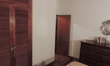 Chalet centrico de 4 Amb. con gran lote