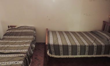 Chalet centrico de 4 Amb. con gran lote