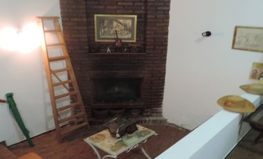 Chalet centrico de 4 Amb. con gran lote