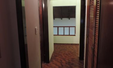 Chalet centrico de 4 Amb. con gran lote