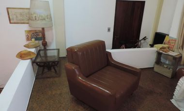 Chalet centrico de 4 Amb. con gran lote