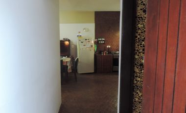 Chalet centrico de 4 Amb. con gran lote