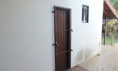 Chalet centrico de 4 Amb. con gran lote