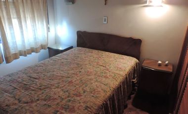 Chalet centrico de 4 Amb. con gran lote