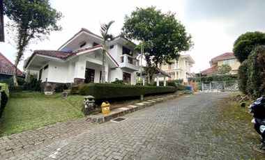 Cepat Vila Nyaman Lantai Marmer Strategis di Bumi Ciherang Puncak