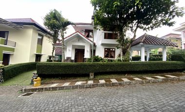 Cepat Vila Nyaman Lantai Marmer Strategis di Bumi Ciherang Puncak