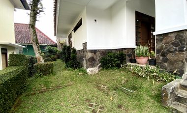 Cepat Vila Nyaman Lantai Marmer Strategis di Bumi Ciherang Puncak