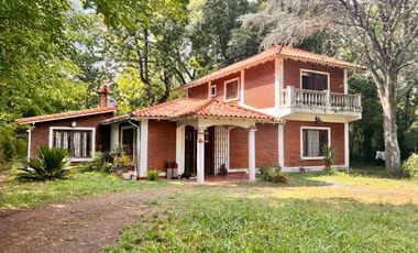 CASA QUINTA EN VENTA EN LOTE DE 3000 M2 - 6 AMBIENTES - ESCUCHA OFERTAS - PILAR A REFACCIONAR