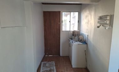 Casa de un piso, en Calle Chacabuco, a pasos de Rengo