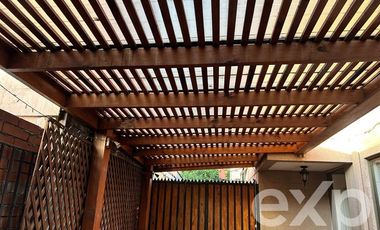 Casa en Venta en Calle del Rodeo esquina Avenida Las Torres