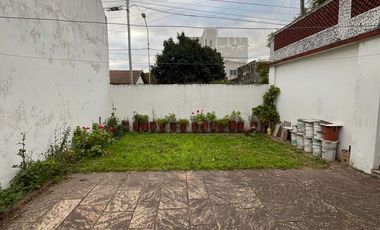 Venta de casa 4 ambientes Villa Luzuriaga