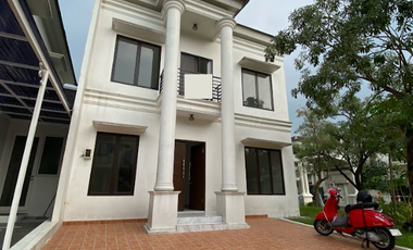 RUMAH BARU AMERICAN CLASSIC di Pinewood Banjar Wijaya