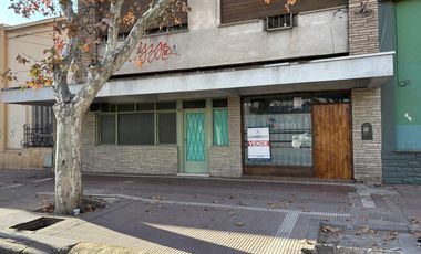 Local comercial céntrico en venta - primera cuadra calle Las Heras