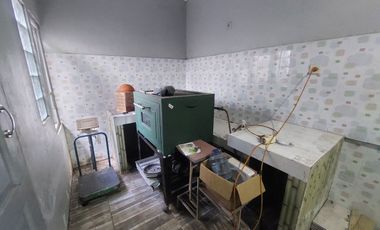 Rumah plus workshop luas 725 m2 di utara Mojosongo