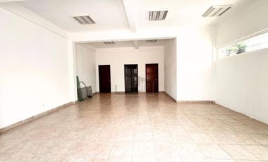 Local listo para operar con alto flujo en Vértice