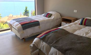 Vista al lago apto turismo en Melipal, Bariloche, en venta propiedad exclusiva de diseÃ±o